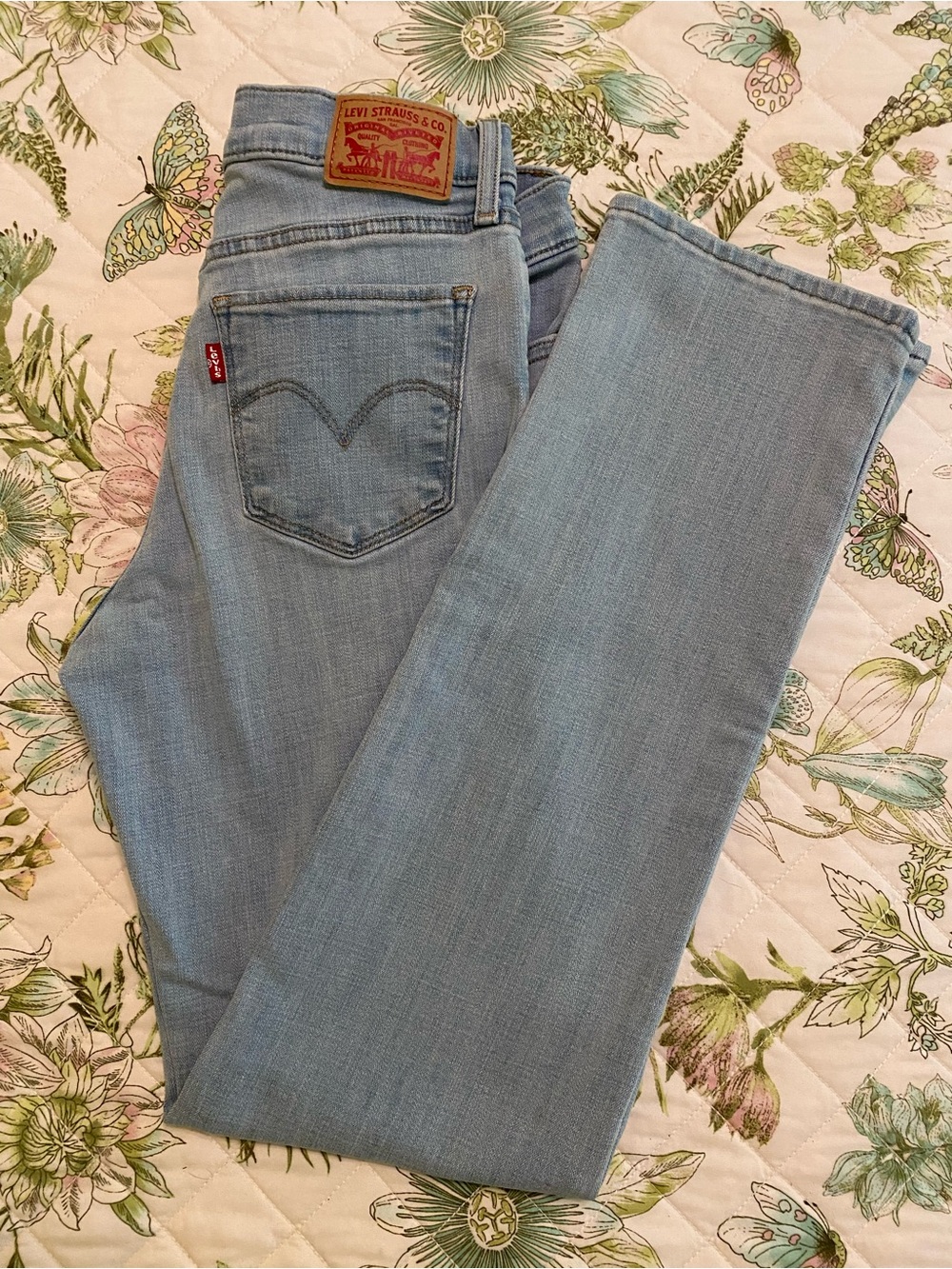 Levi’s 314 Shaping Straight 27x32 Jeans